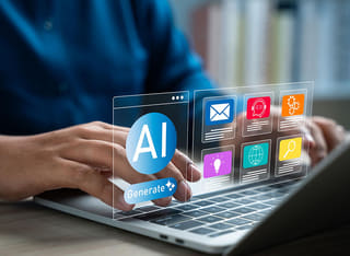Beginnende crypto-investeerder die de grondbeginselen van geautomatiseerd AI-trading verkent